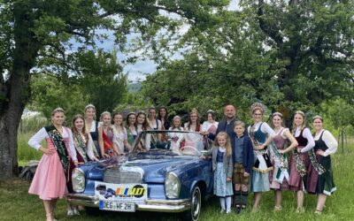 Traditionelles Abholen der Deutschen Mostkönigin – Ein schöner Brauch in Lalling