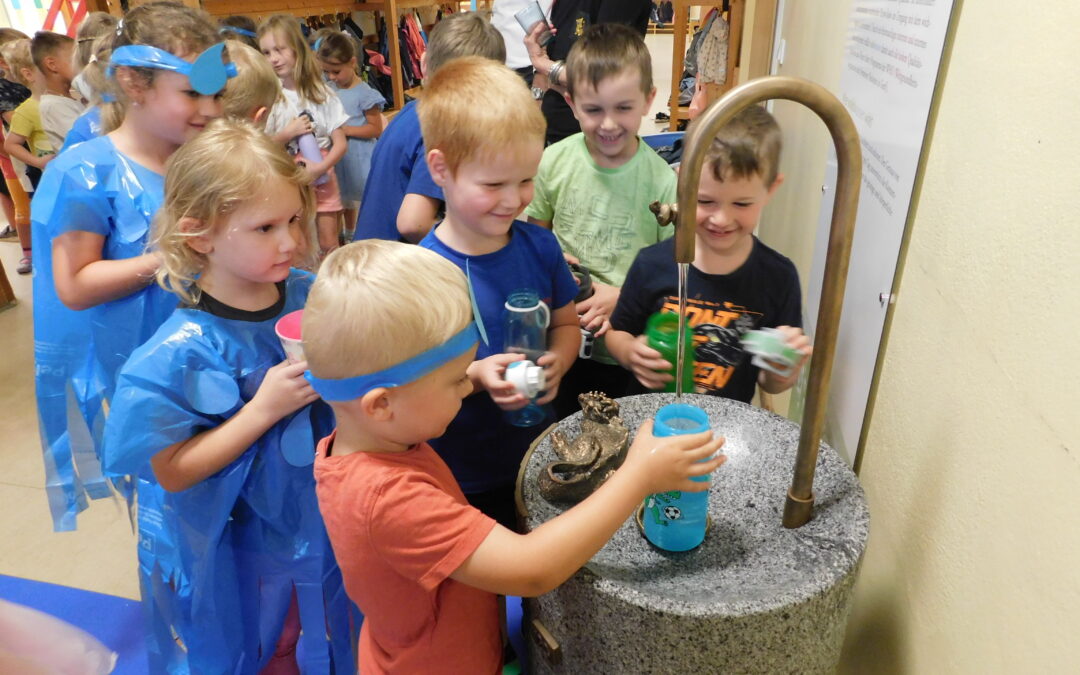 Neuer Waldwasserbrunnen im Lallinger Kindergarten