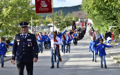 Fulminanter Festauftakt zum Gründungsfest der Feuerwehr Lalling